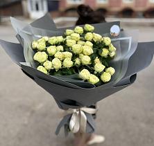 Букет Белые кустовые розы Солинеро в Солнечном Ханты-Мансийского АО